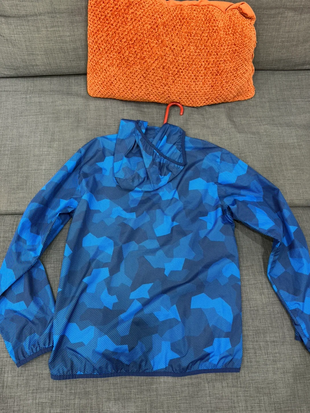 Old Navy Active Blue Camo Jacket - Size M image indicator(3)