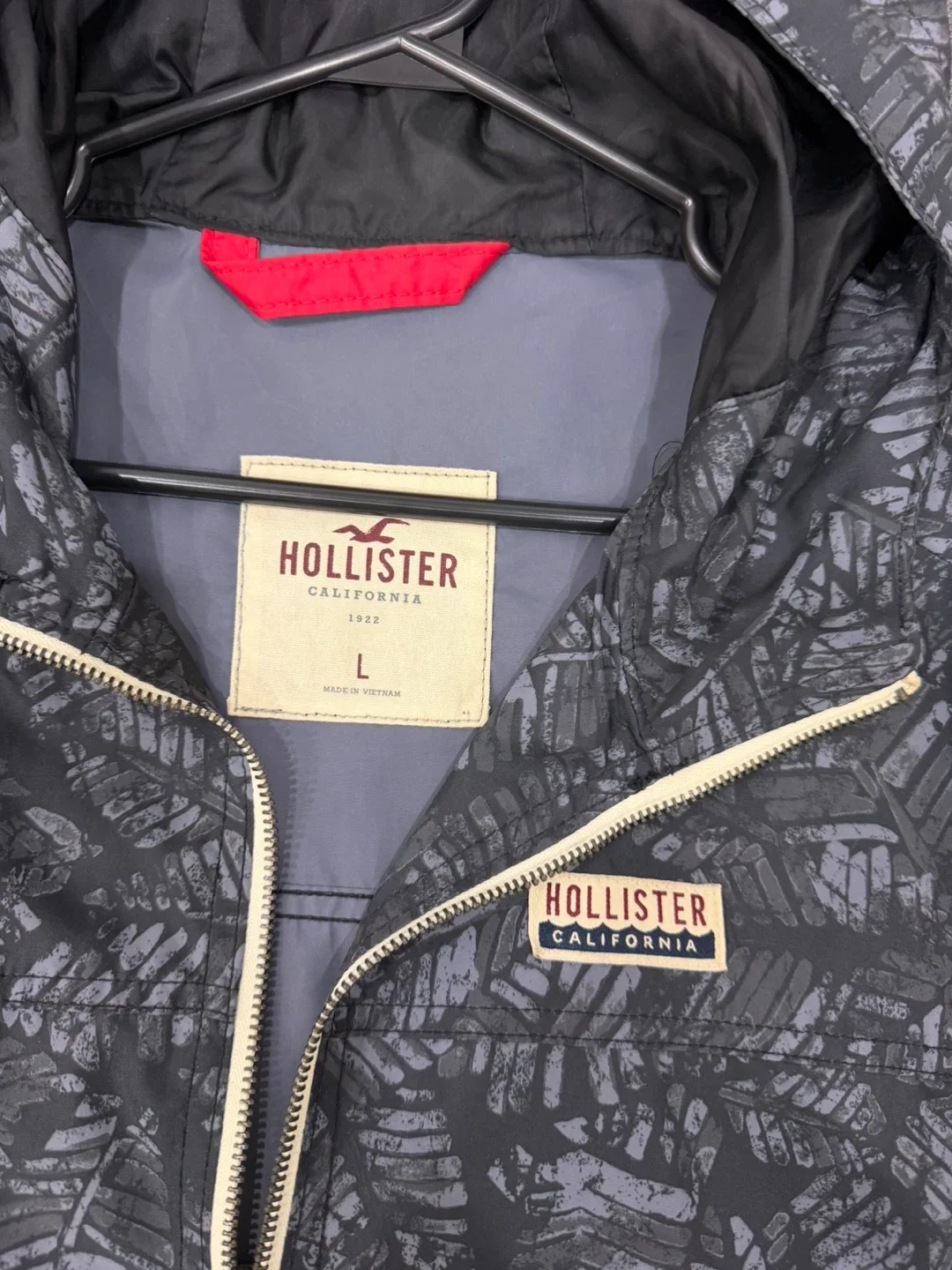 Hollister Windbreaker Jacket - Size L image indicator(2)