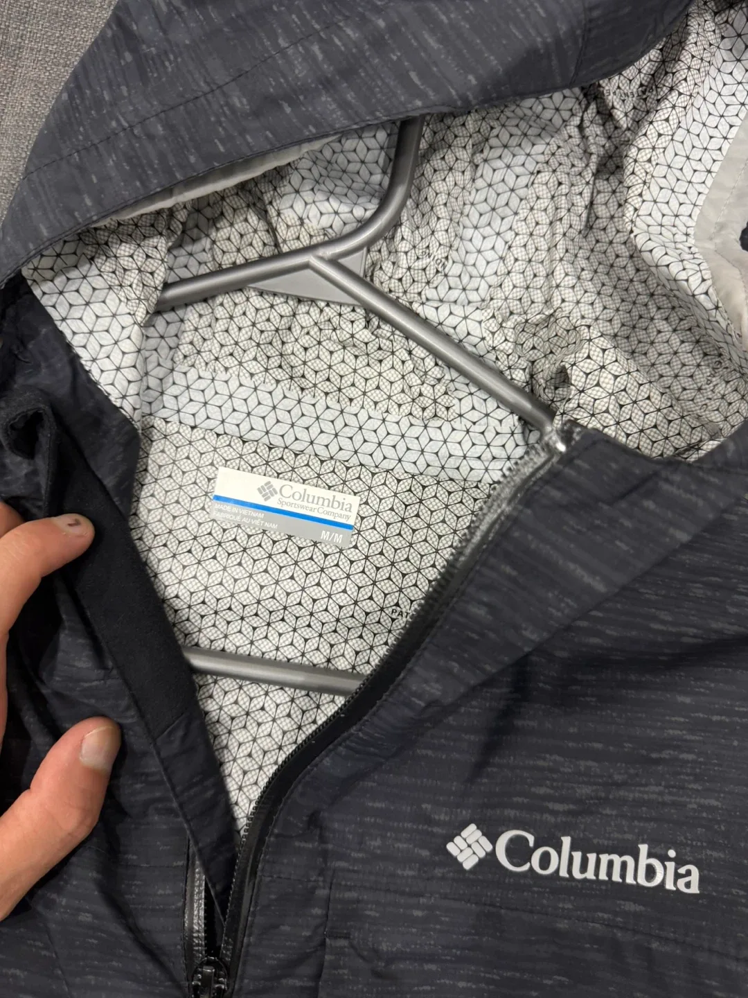 Columbia Rain Jacket - Size M image indicator(2)