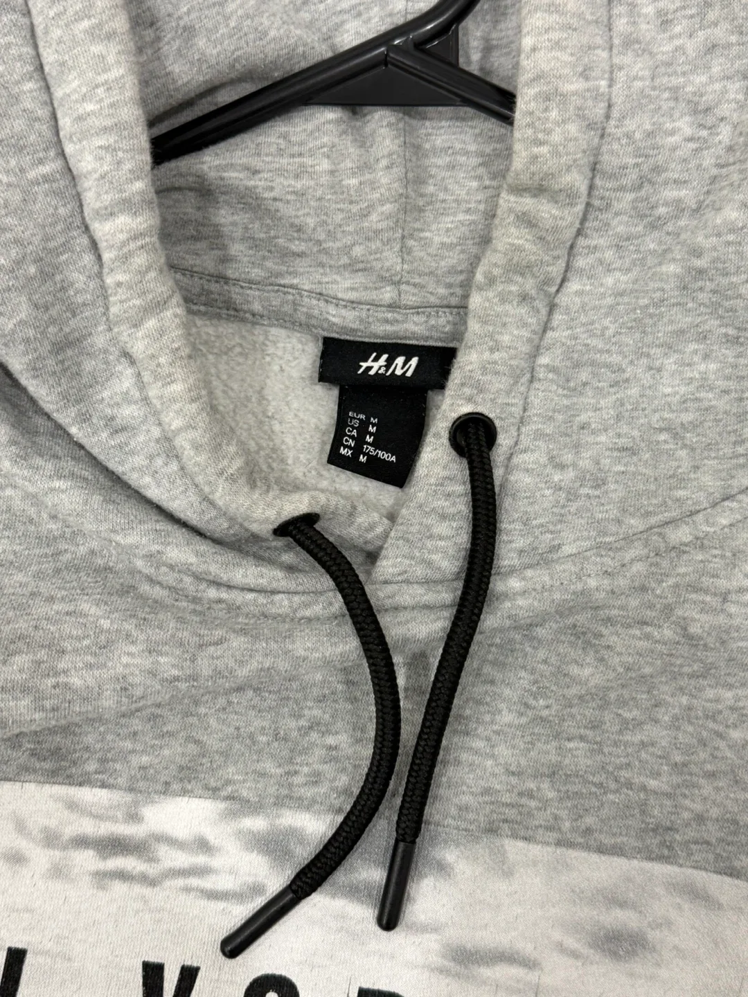 H&M Grey "New York City" Hoodie - Size M image indicator(3)