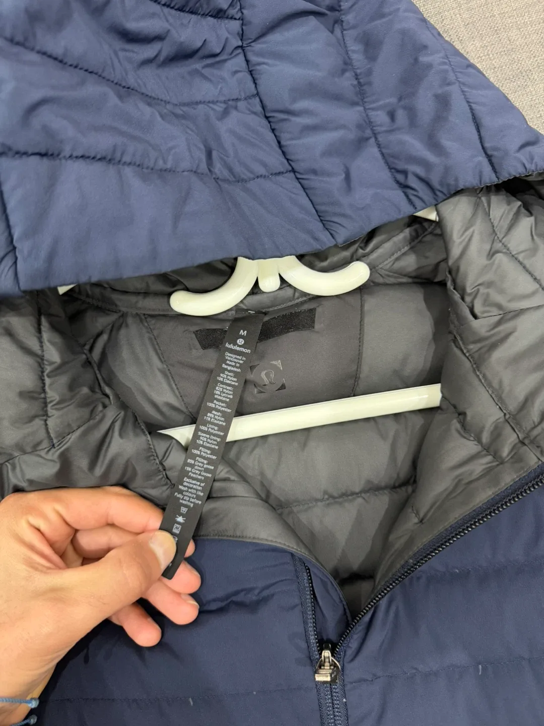 Lululemon Men's Down Jacket, Size M image indicator(2)