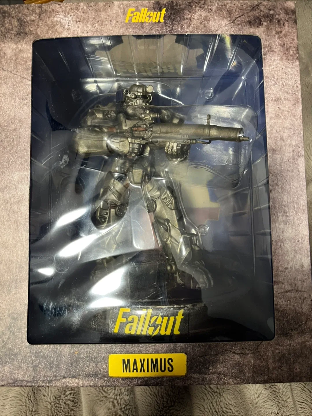 Fallout Maximus Collectible Figurine image indicator(2)