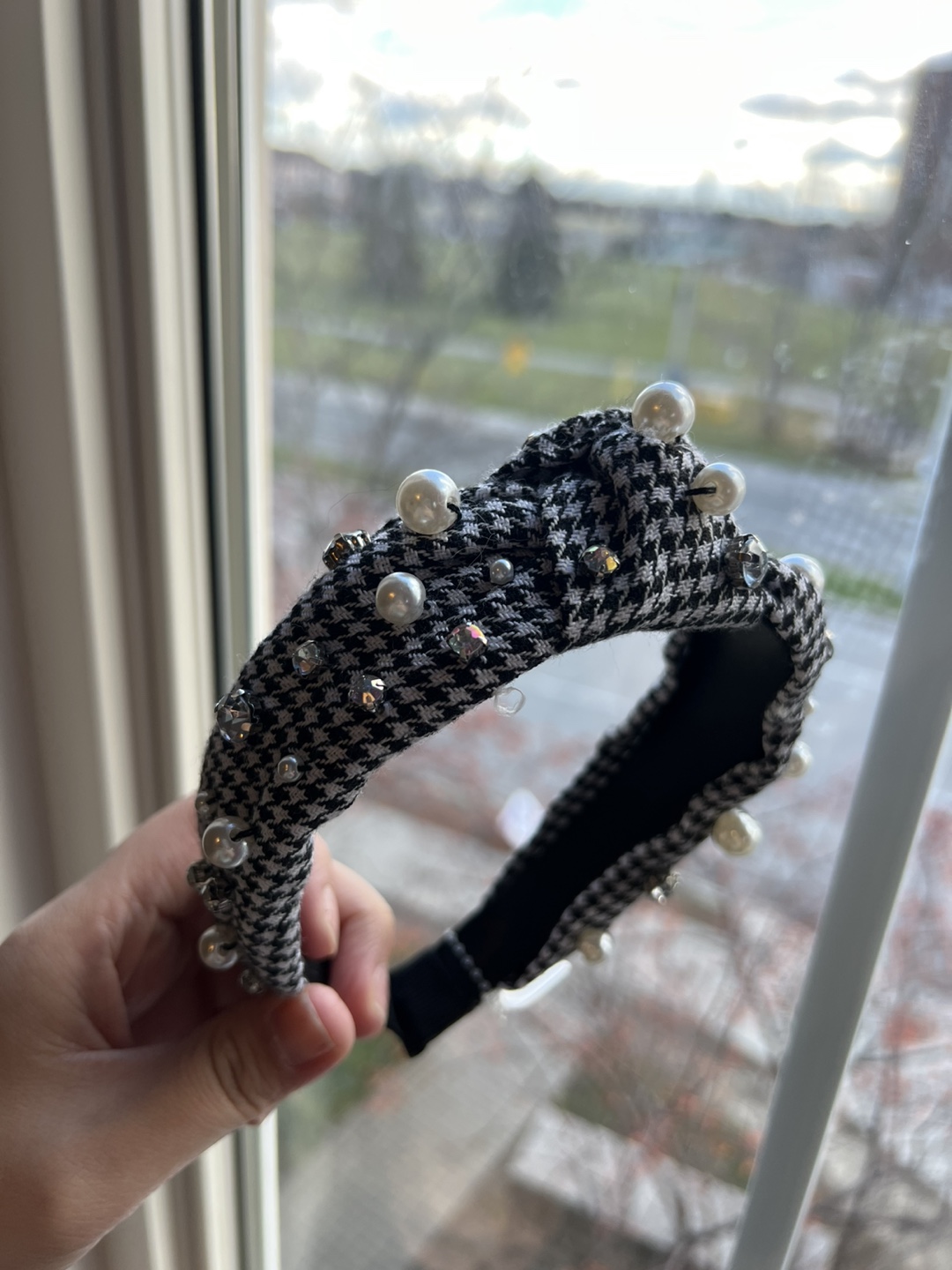 Houndstooth Pearl Embellished Headband