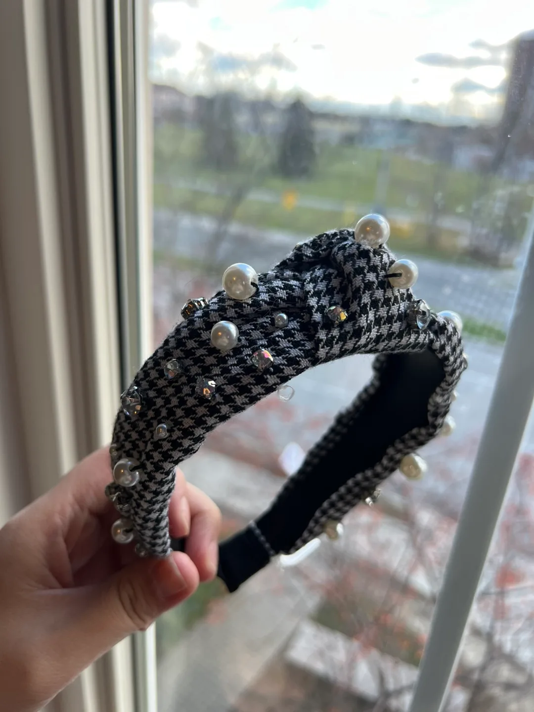 Houndstooth Pearl Embellished Headband