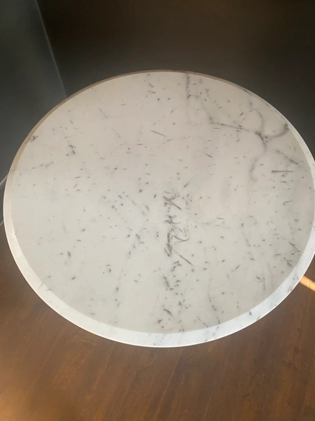 Cb2 reign table image indicator(2)