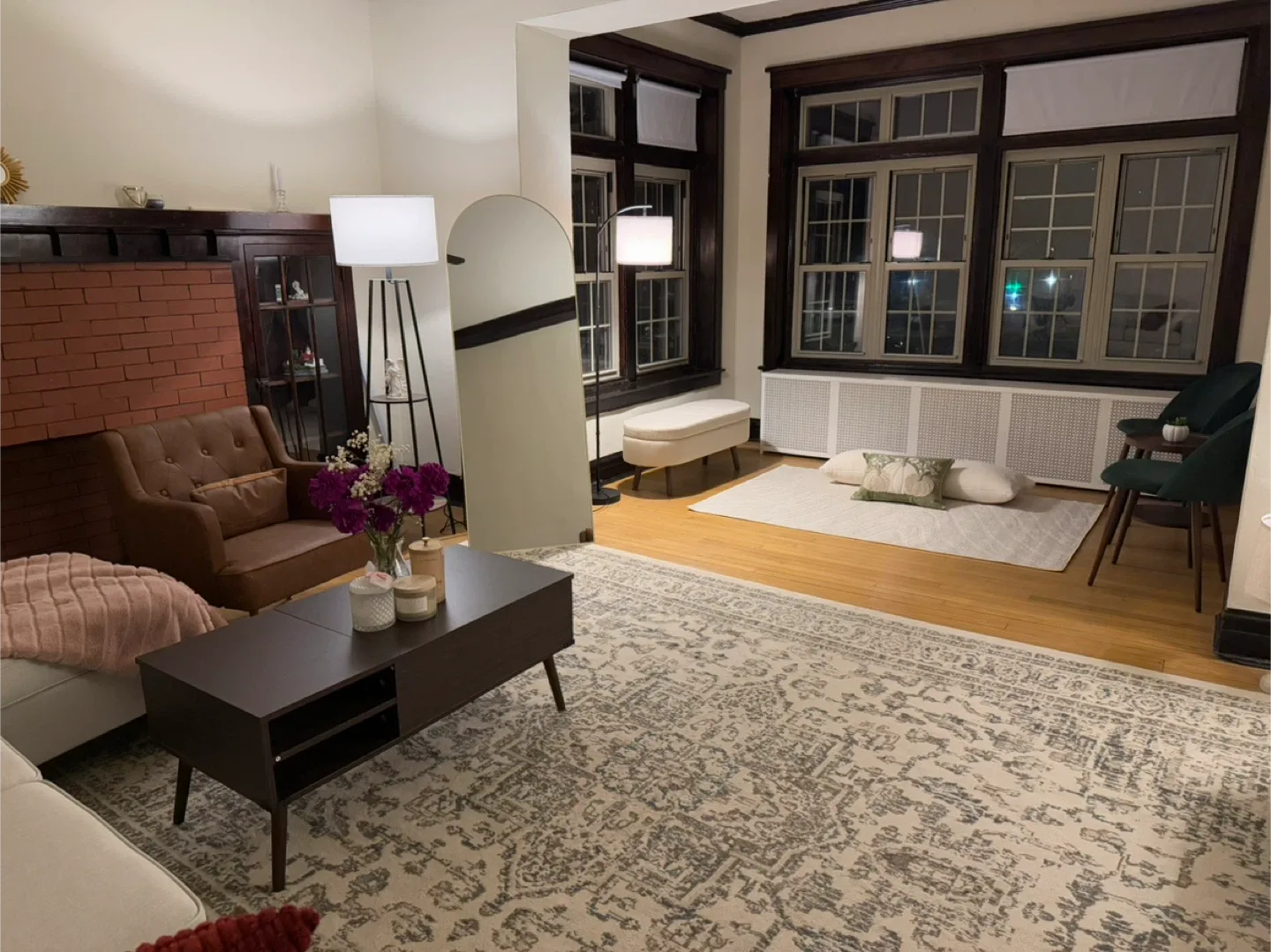 Brown Accent Chair - Great Condition! image indicator(6)