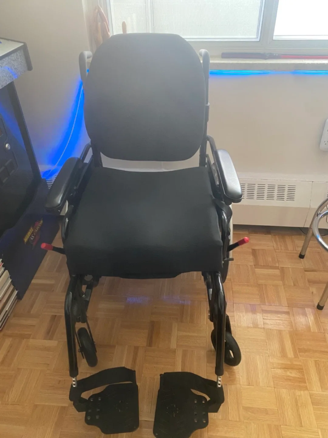 Maple Leaf Ez Ride Wheel Chair $199 *Brand New* image indicator(2)
