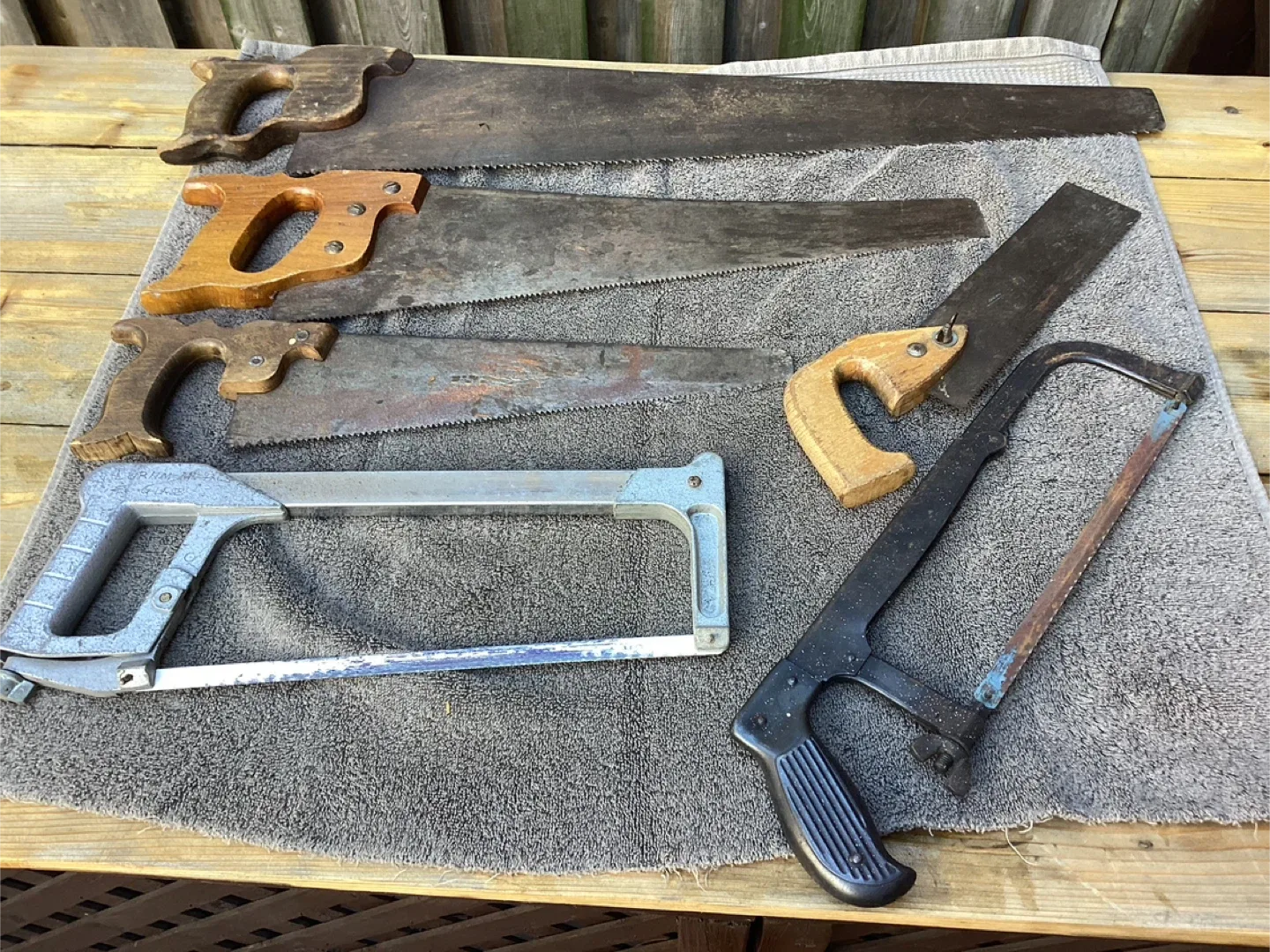 6 Different Vintage Hand Saws !