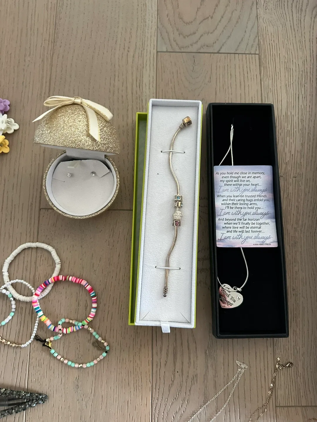 Jewelry & accessories bundle some is new ! image indicator(5)