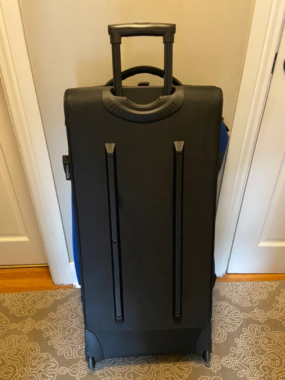 Amazon Basics Large Rolling Duffle Bag with Wheels and Handle image indicator(8)