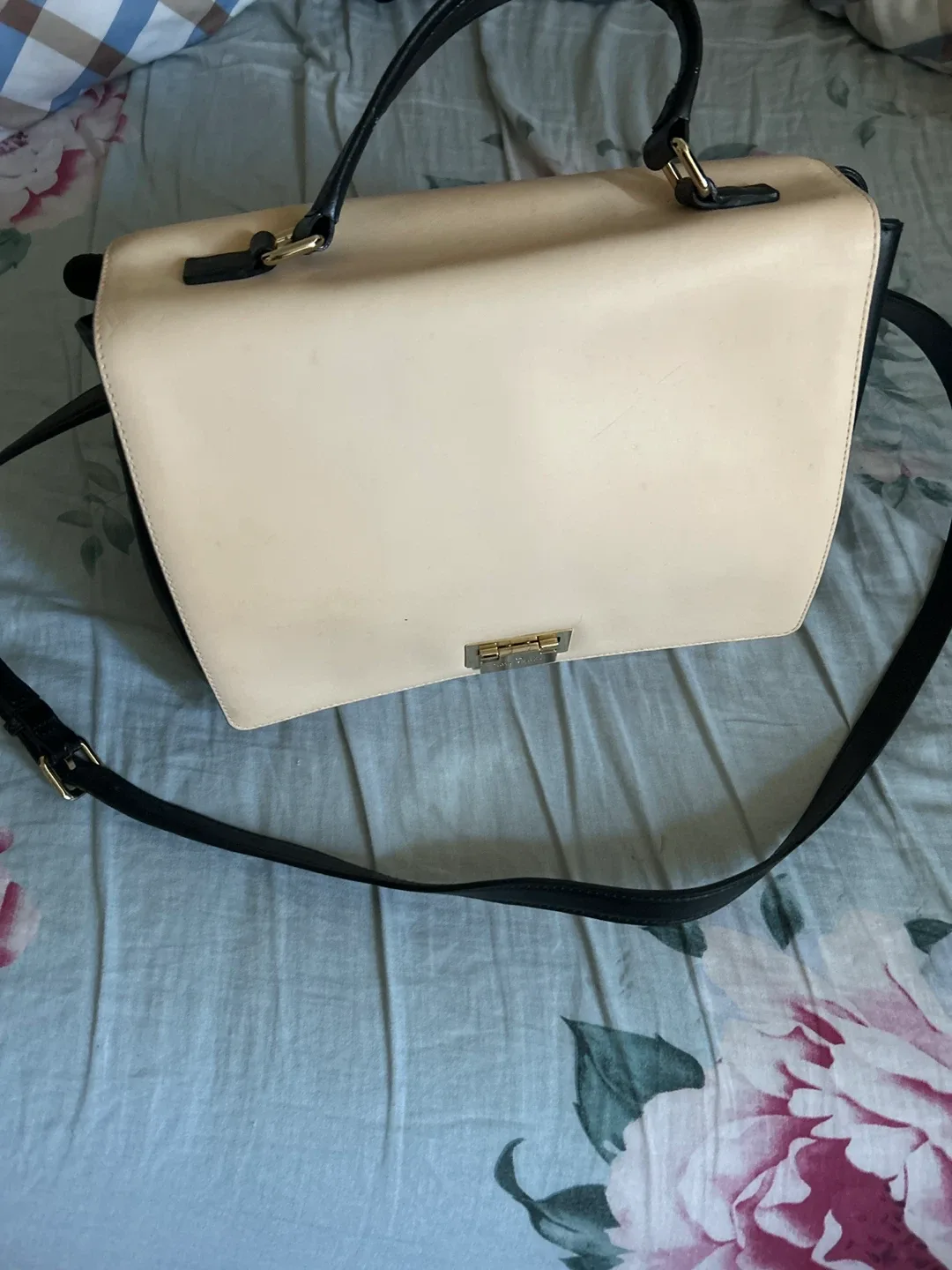 Kate Spade Satchel image indicator(2)