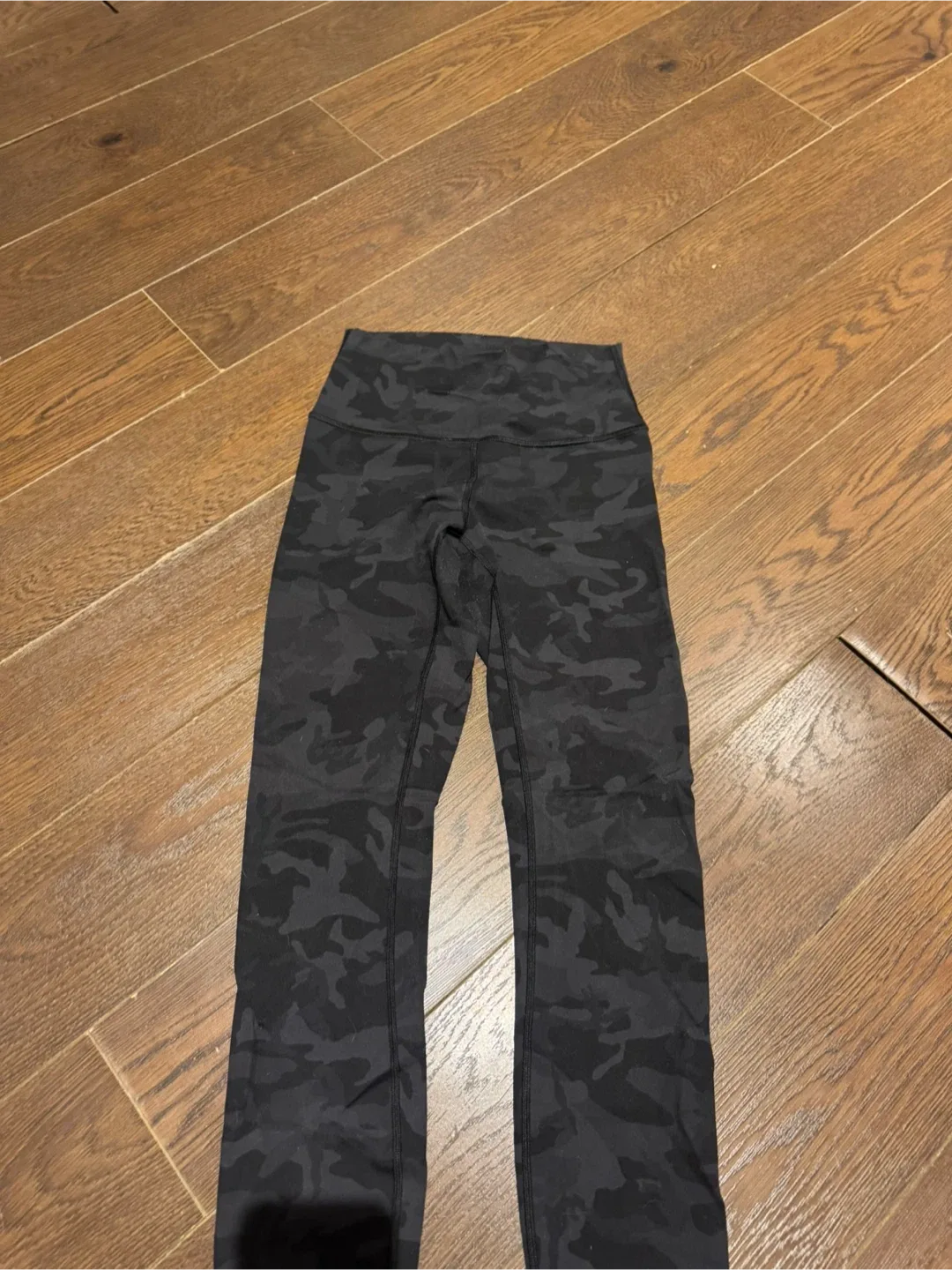 Lululemon Wonder Train Leggings, Size 2, Camo