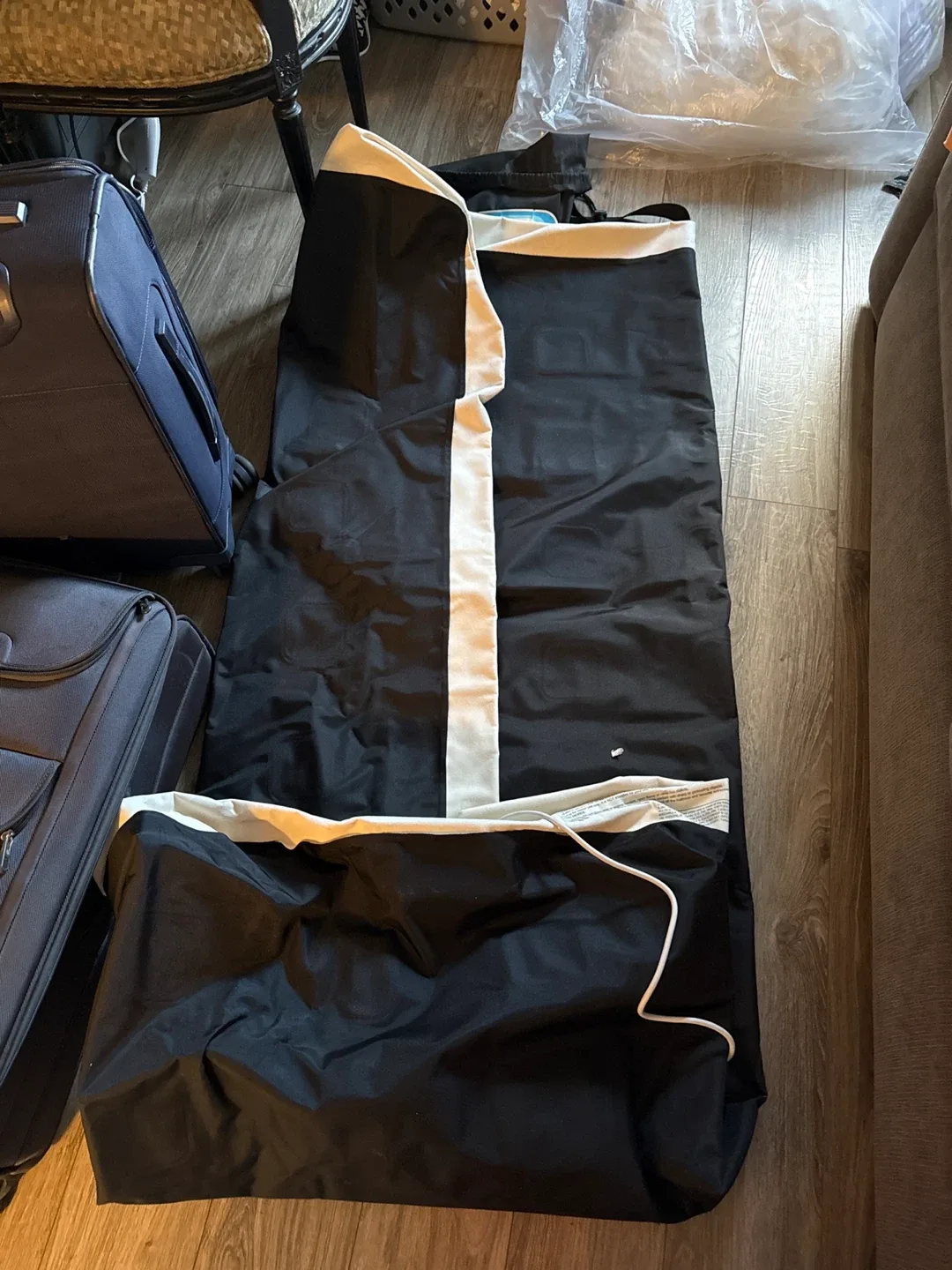 AeroBed Air Mattress with Built-in Pump image indicator(2)