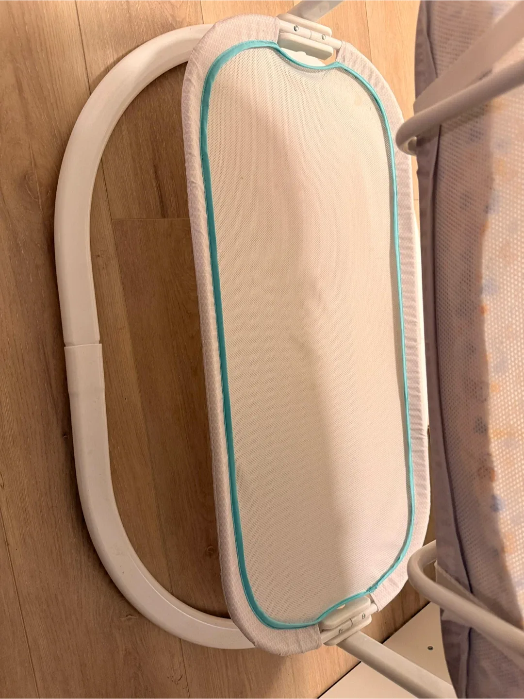 Fisher-Price Soothing Motions Bassinet image indicator(4)