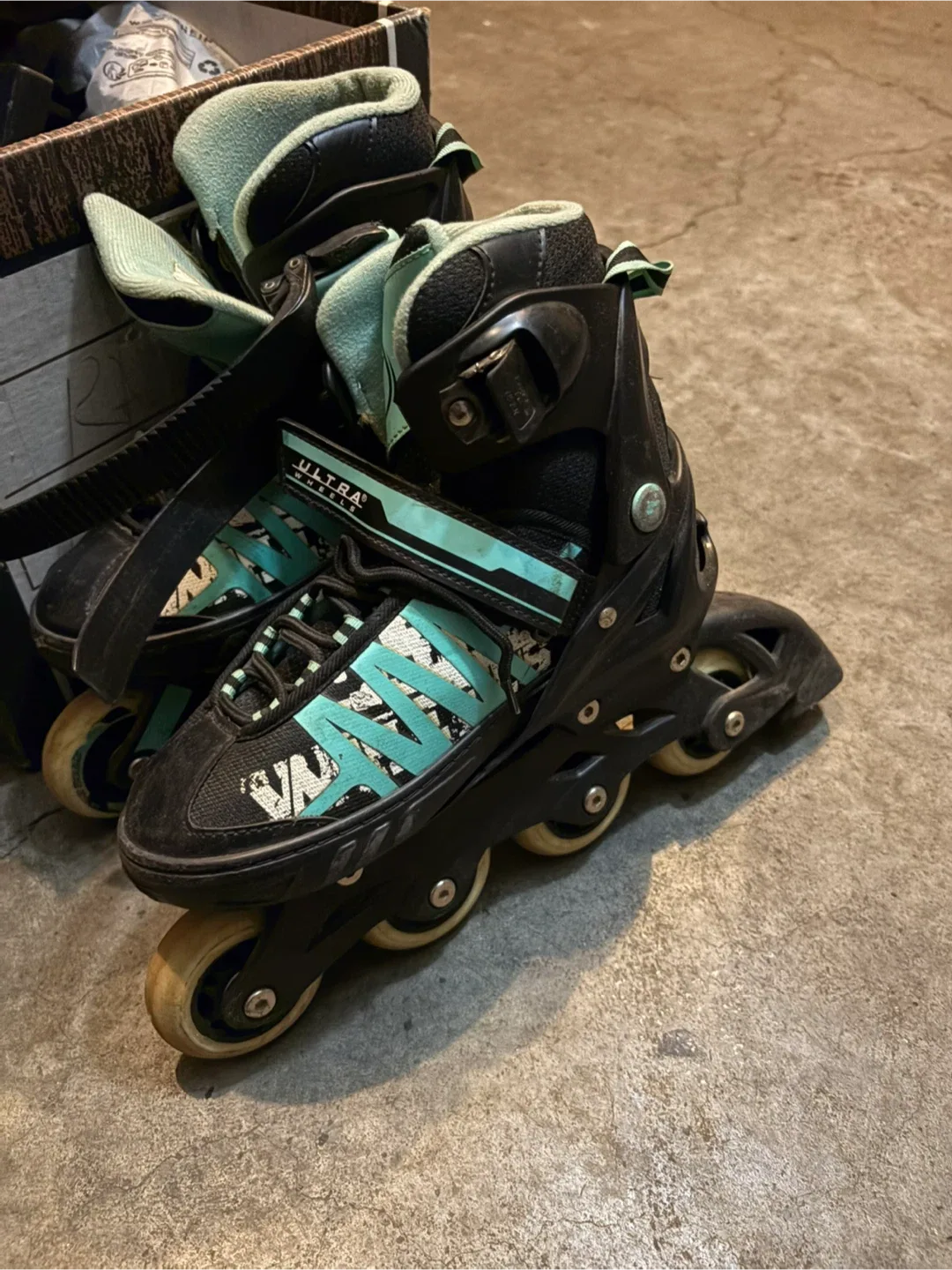 Ultra Wheels Inline Skates Size 5-8 image indicator(2)