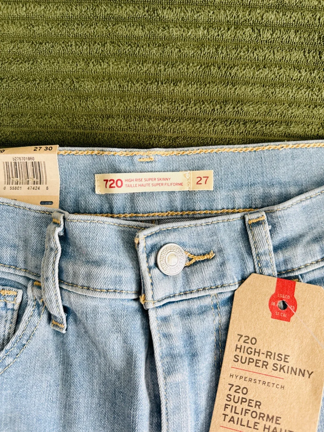 Levi’s Women’s 720 Super Skinny Jeans – Brand New With Tags image indicator(6)