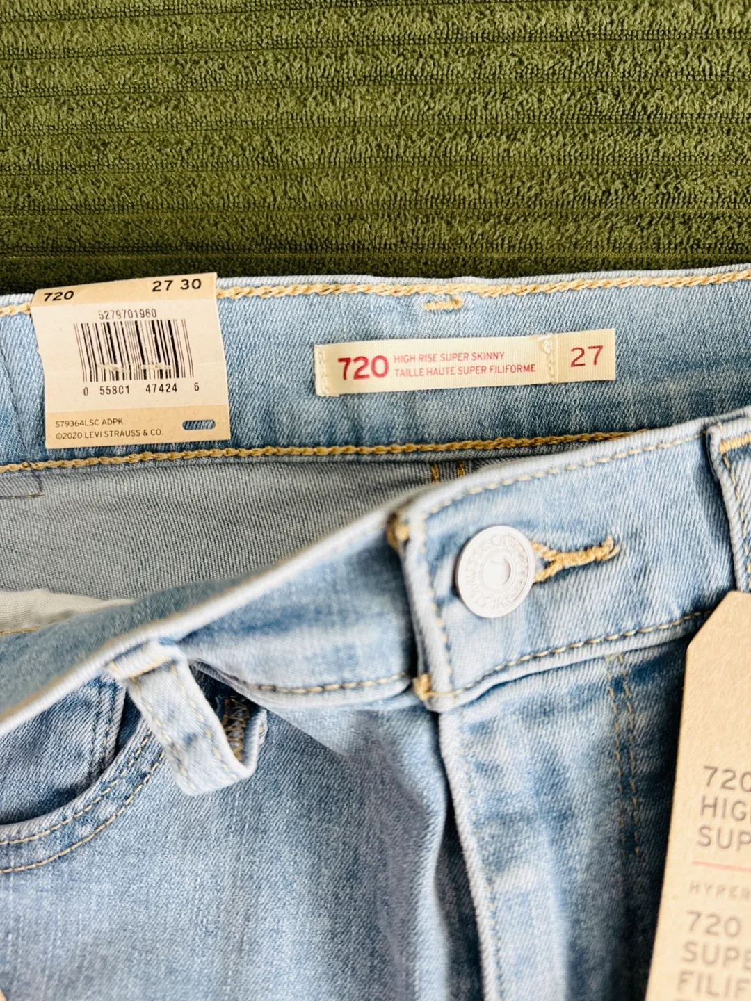 Levi’s Women’s 720 Super Skinny Jeans – Brand New With Tags image indicator(7)