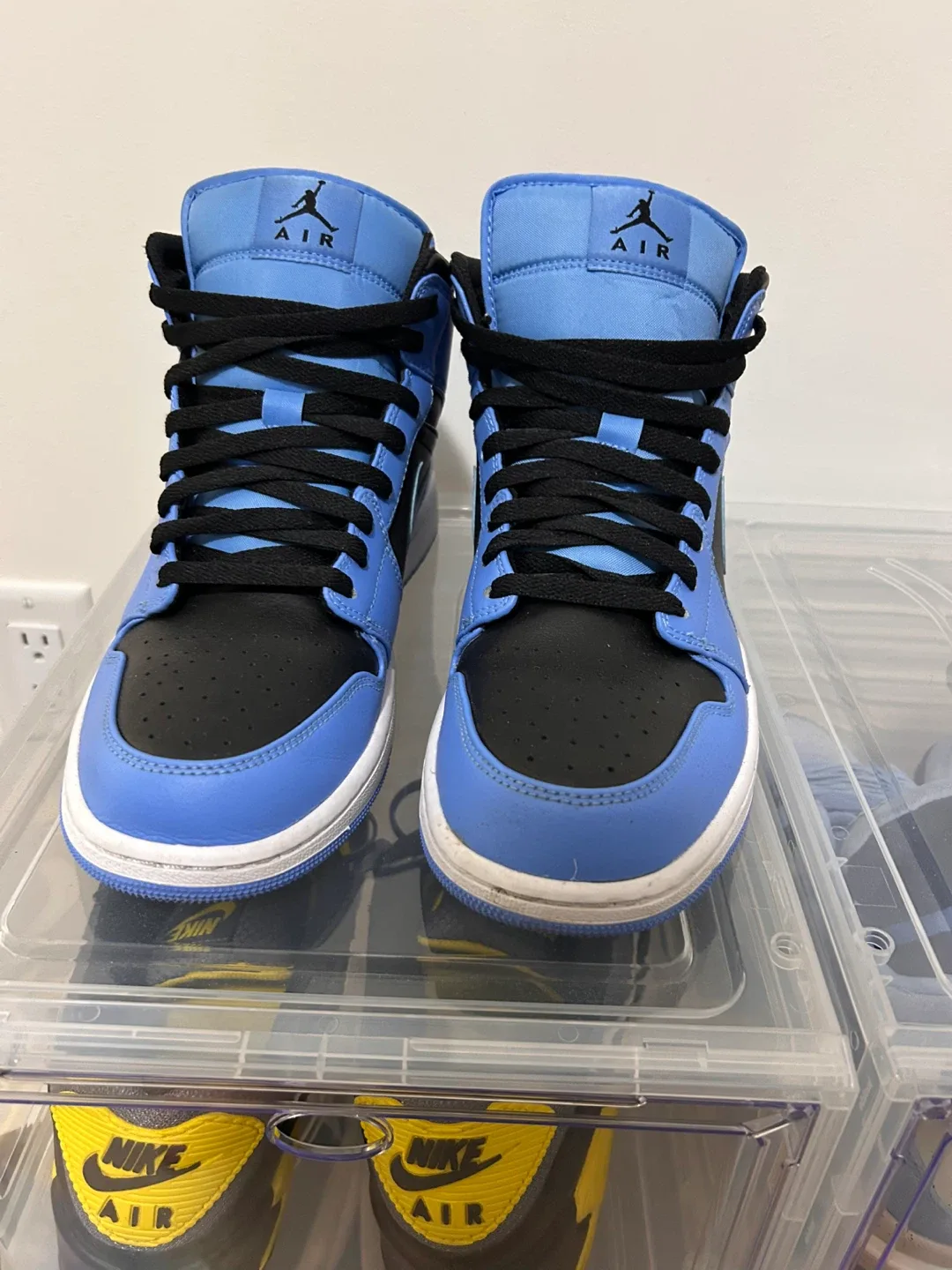 Air Jordan 1 Mid University Blue Size 10