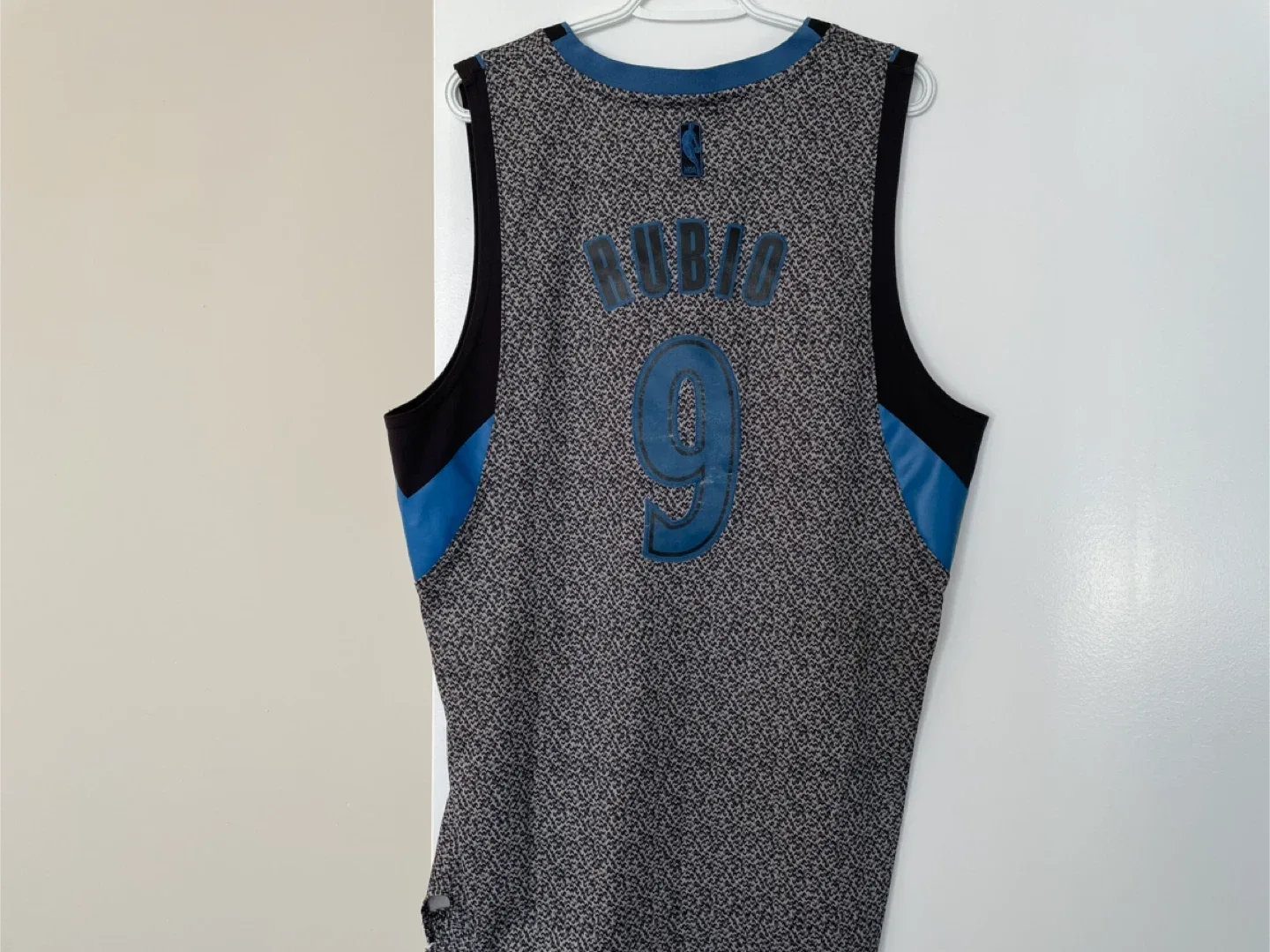 NBA Wallace #30 & Pippen #33 Jerseys image indicator(6)