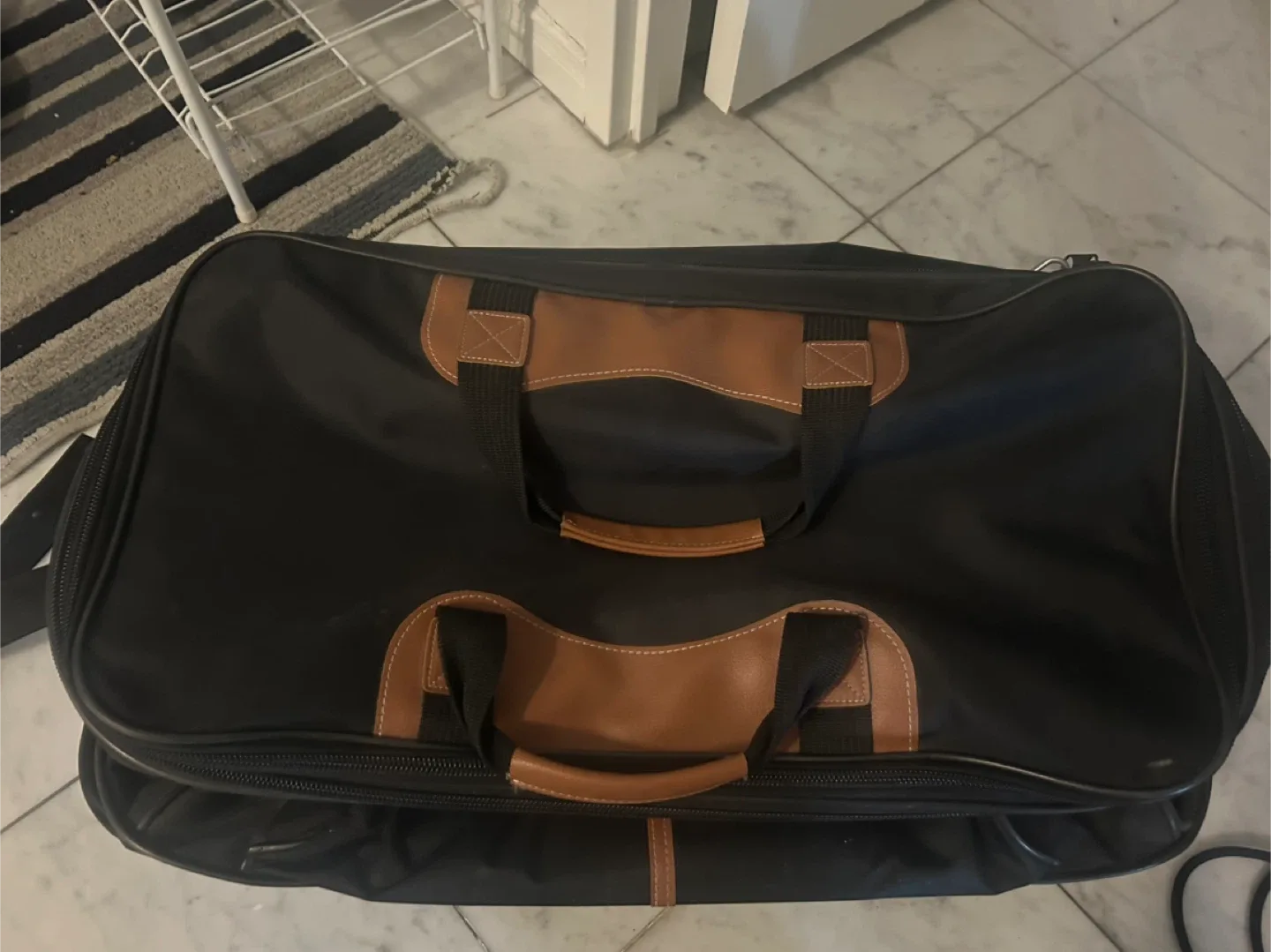 Dustin Black Garment Bag image indicator(2)