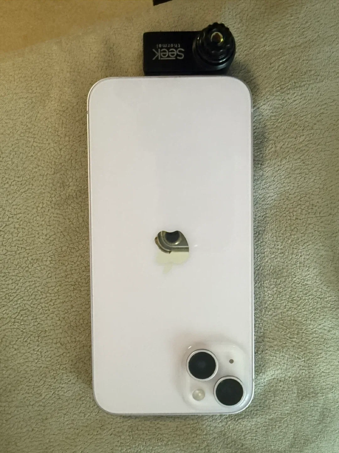 Seek CompactXR Thermal Camera for iPhone image indicator(3)