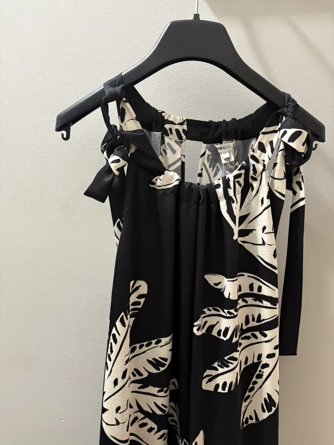 RW&CO. Black & White Leaf Print Dress - Size M/M image indicator(2)