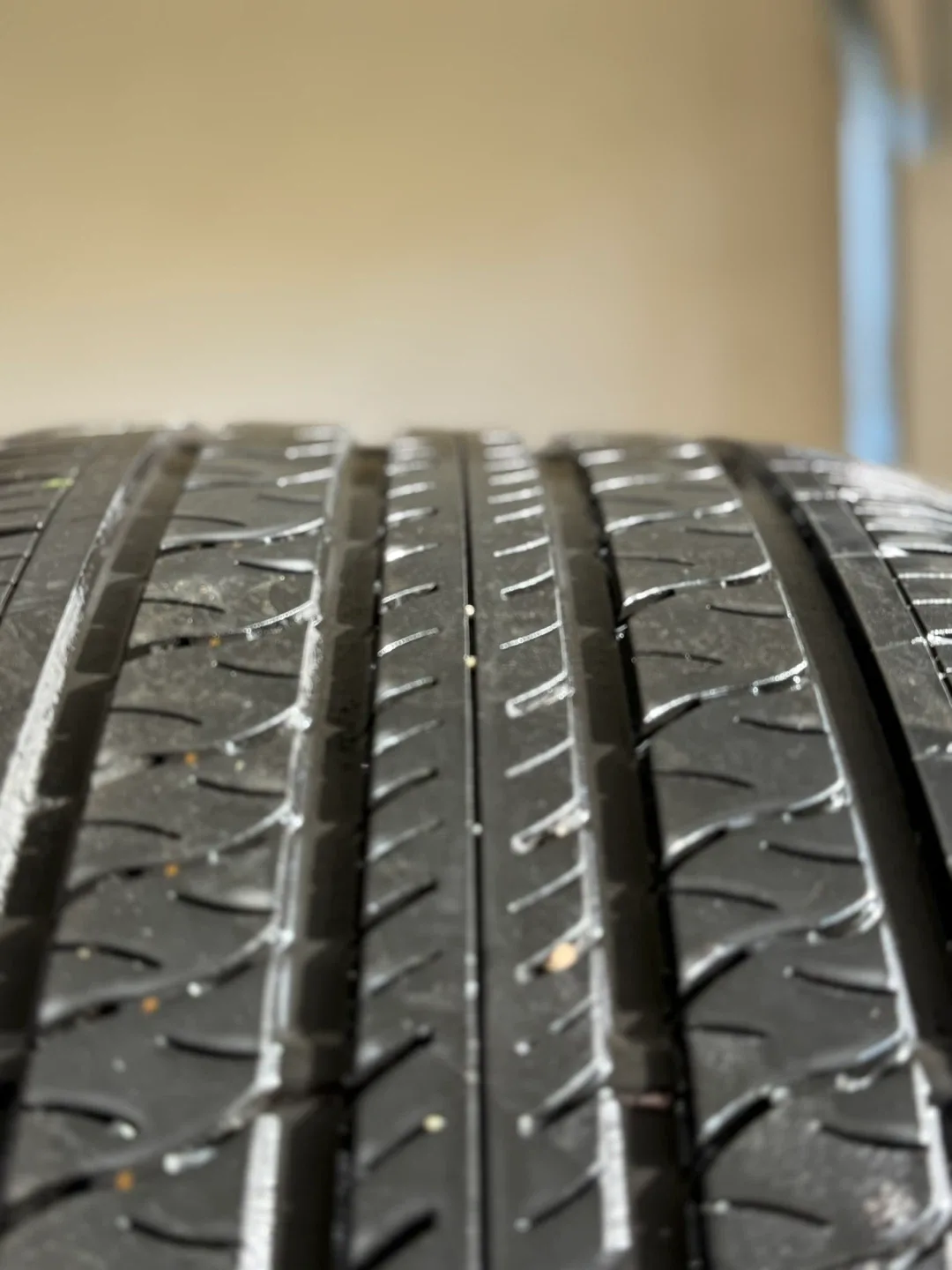 4x Continental ProContact RX Tires 285/40R20 All Season 90%Tread image indicator(2)