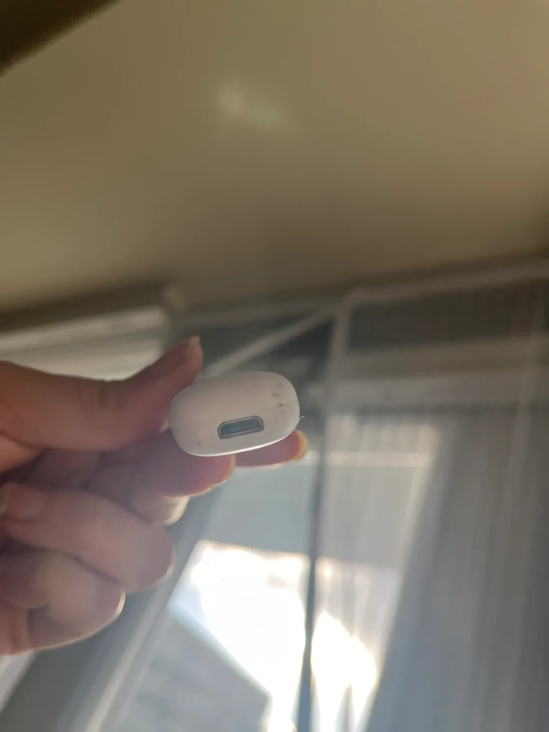 Hunter Douglas Duette Automated Thermal Cellular  Window Shades image indicator(5)