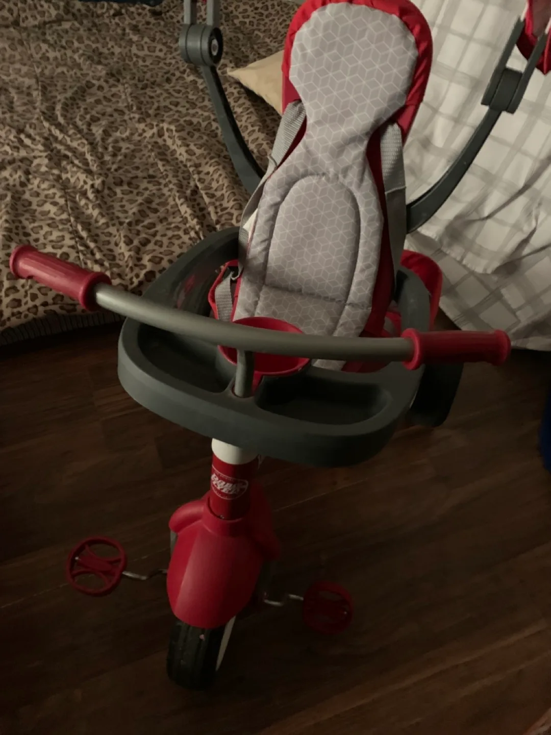 Radio Flyer Glide & Go Balance Bike image indicator(2)
