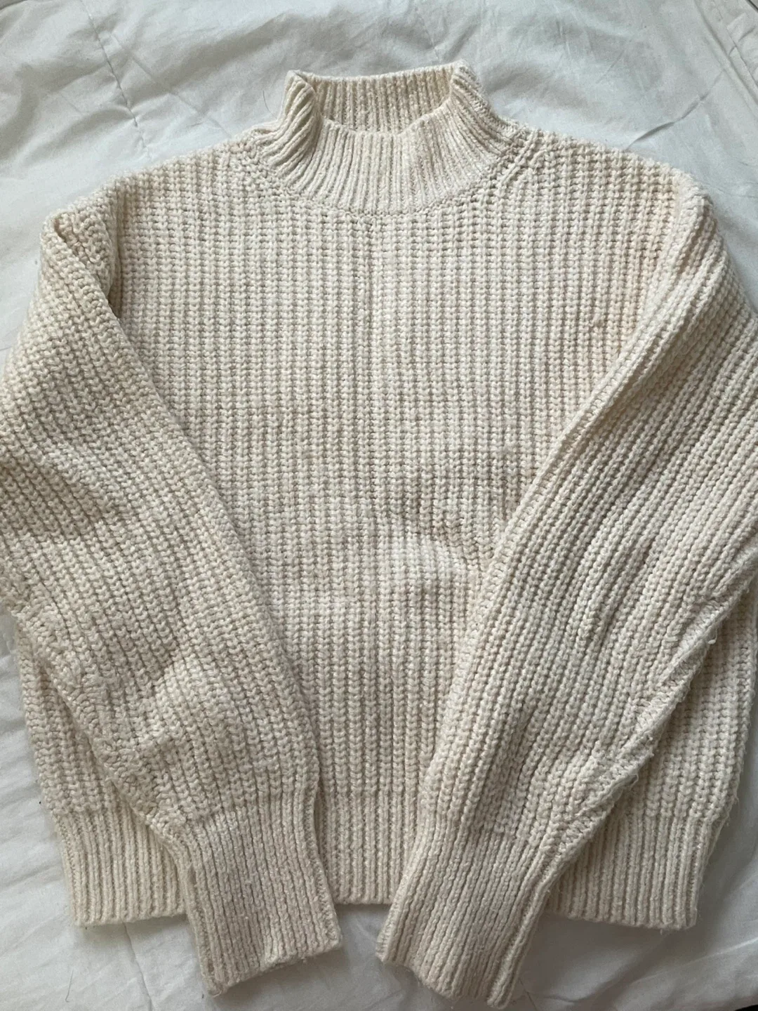 Uniqlo Cream Knit Sweater - Size M