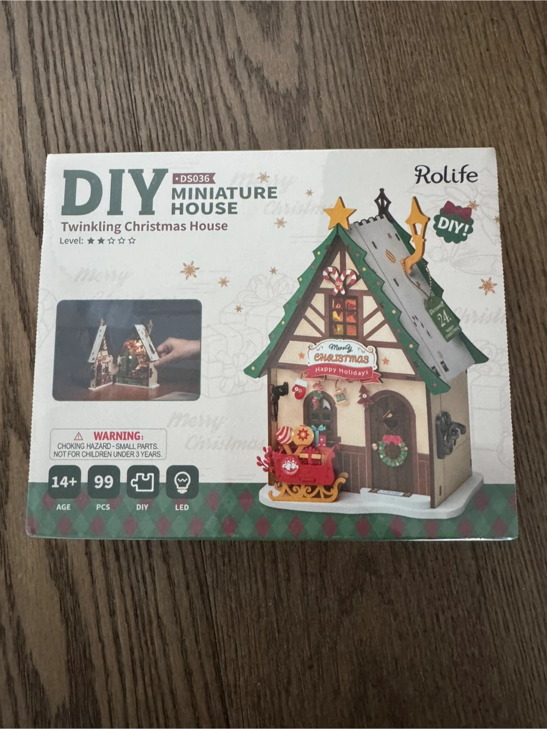 Rolife DIY Miniature BRAND NEW Christmas House DS036