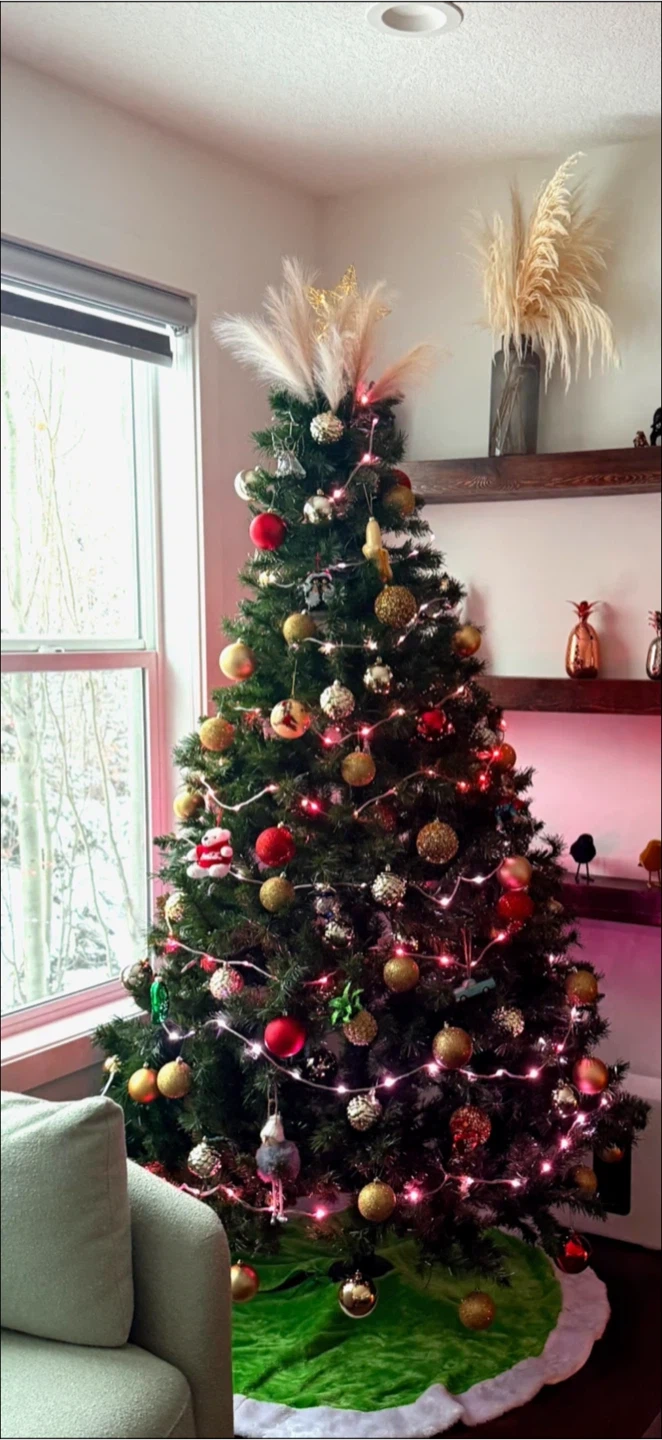 Christmas Tree - with decorations - photo 2