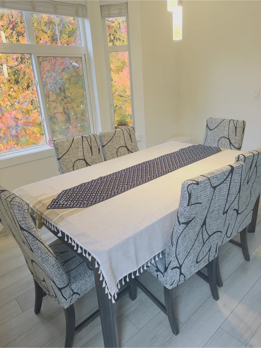 Dining Table with 6 Chairs set image indicator(2)