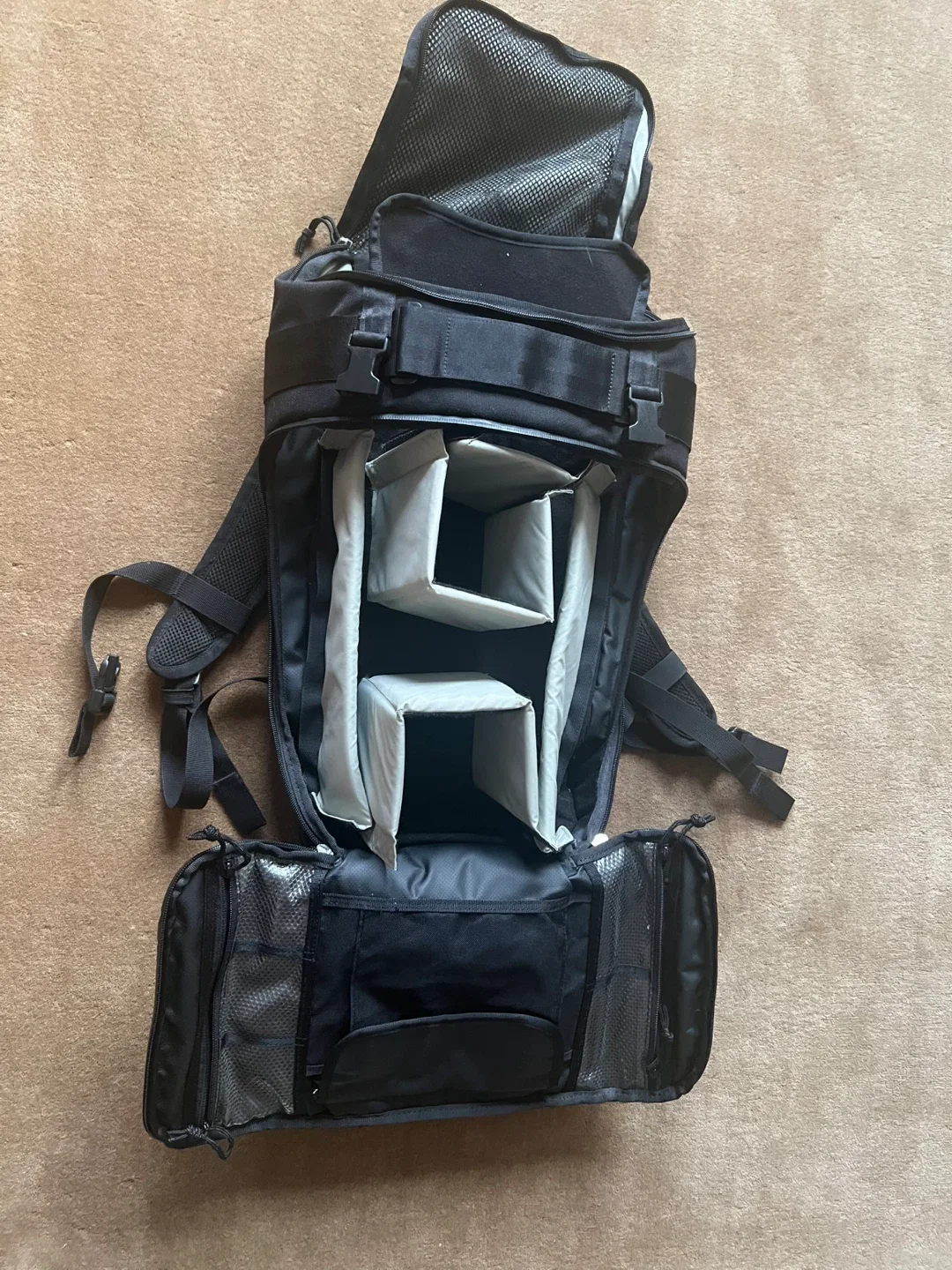 Chrome Industries Niko Camera Backpack image indicator(3)