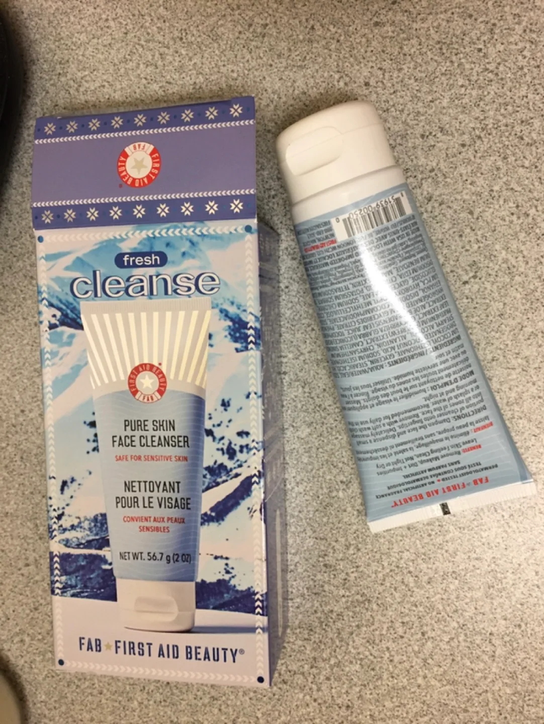 First Aid Beauty Fresh Cleanse Pure Skin Face Cleanser (New) image indicator(3)