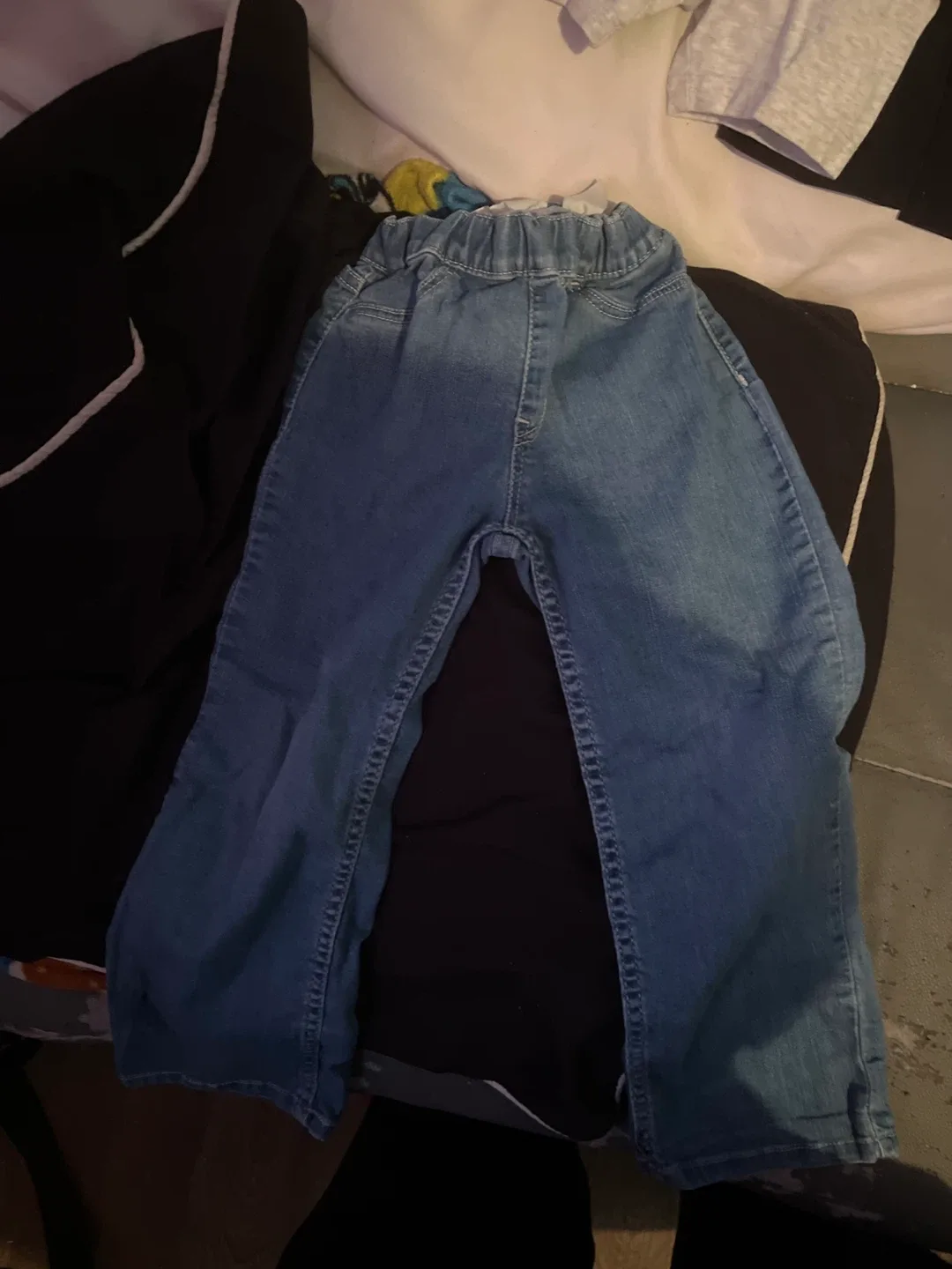 Assorted Kids' Clothing Bundle image indicator(2)