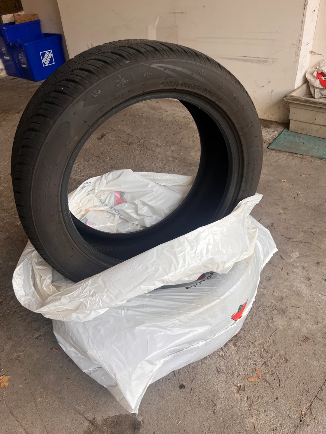 225/50R18 99H XL 4 Winter Tires