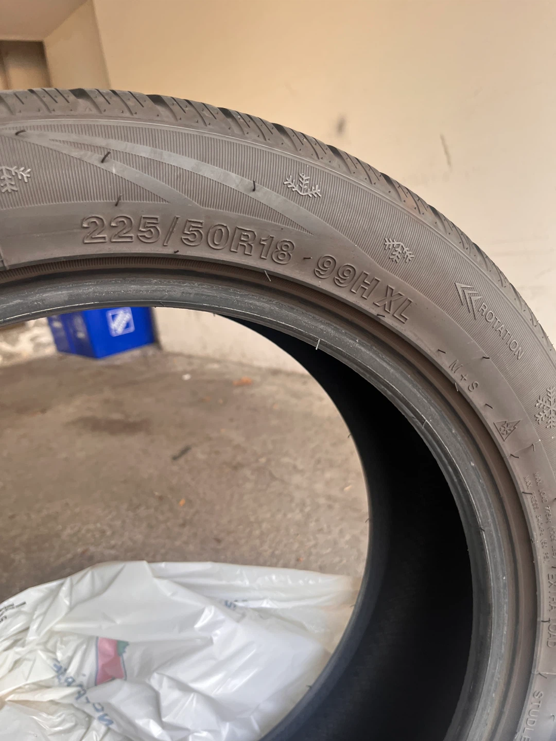 225/50R18 99H XL 4 Winter Tires - photo 4