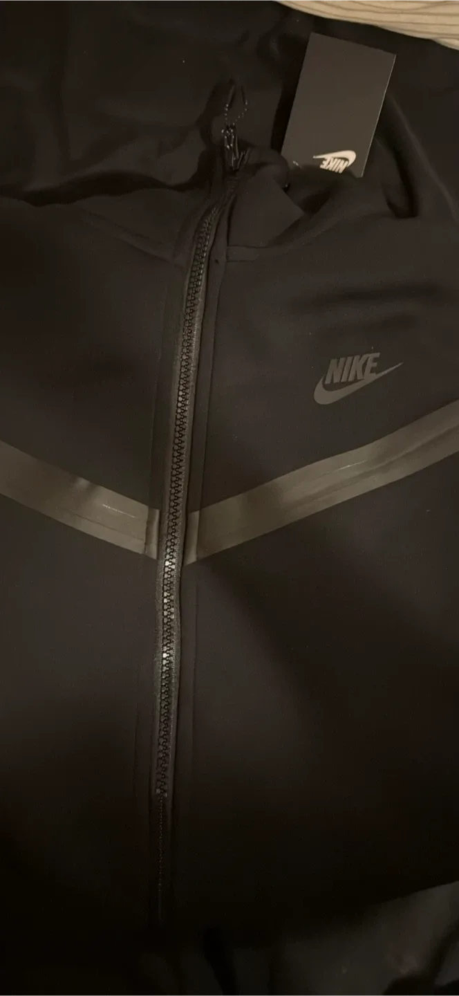 Nike Sportswear Tech Fleece Full-Zip Hoodie - Size M image indicator(2)