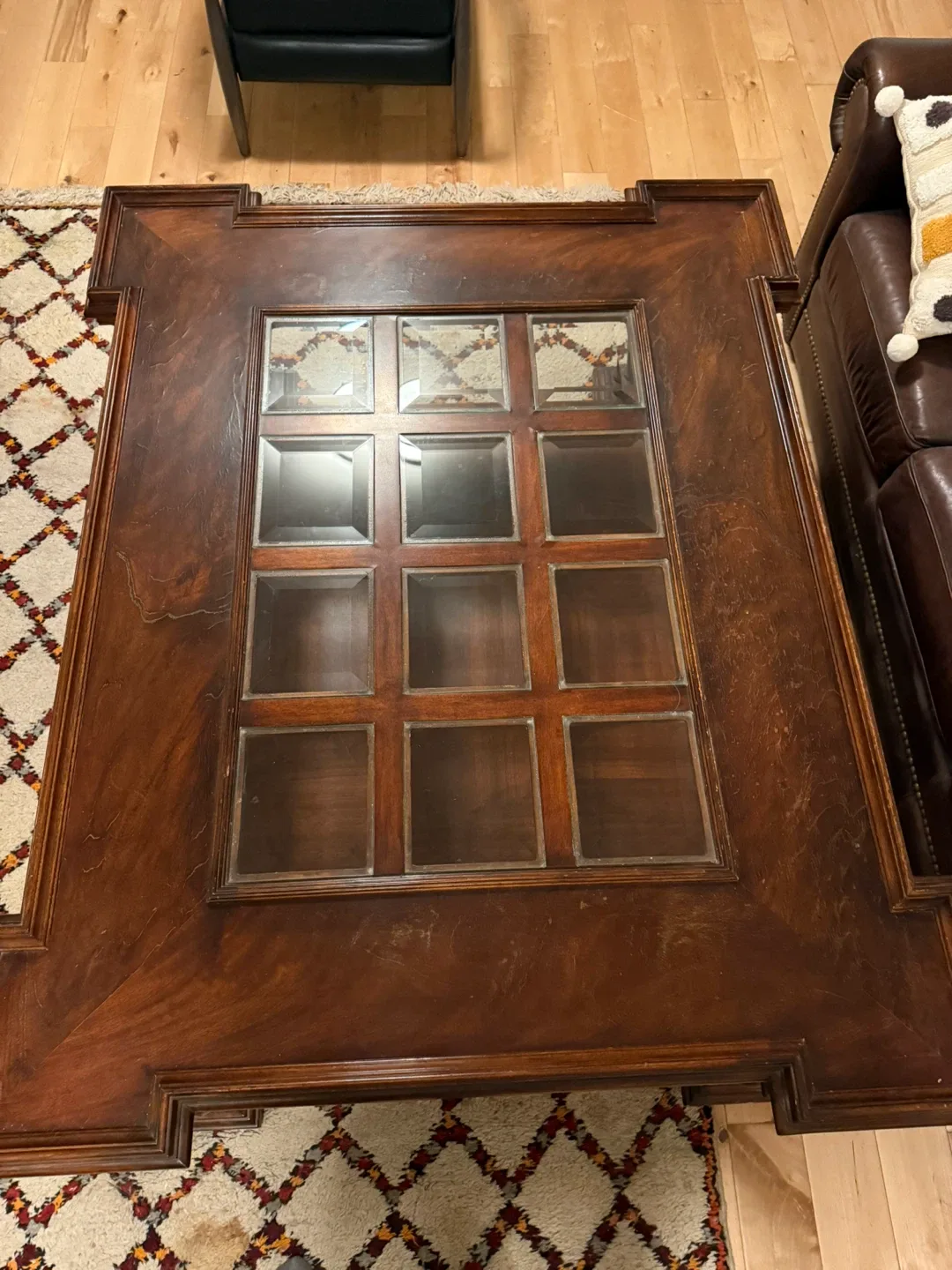 Massive Coffee Table Fit for a King image indicator(2)