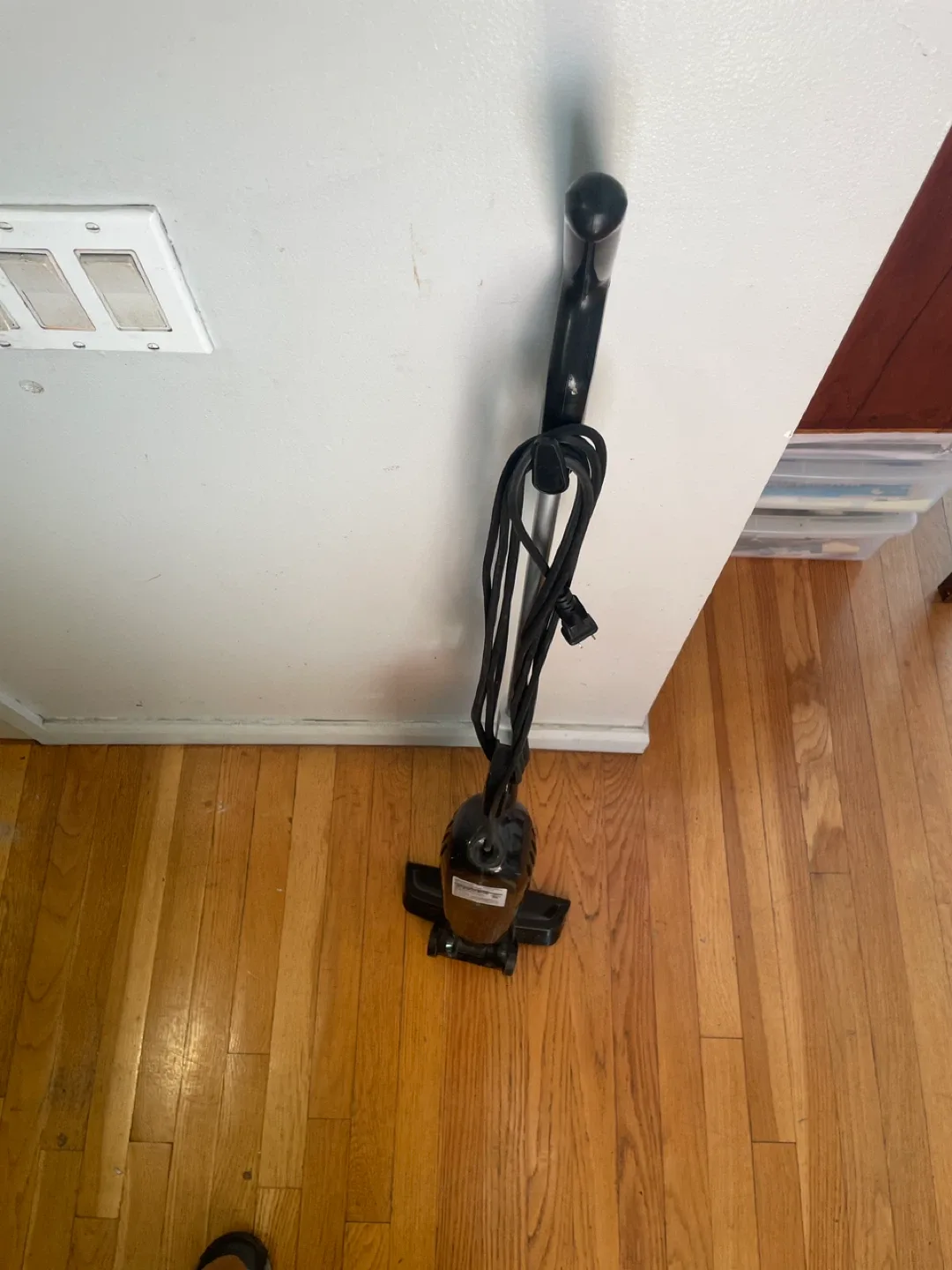 Eureka Airspeed Ultra-Lightweight Vacuum image indicator(2)