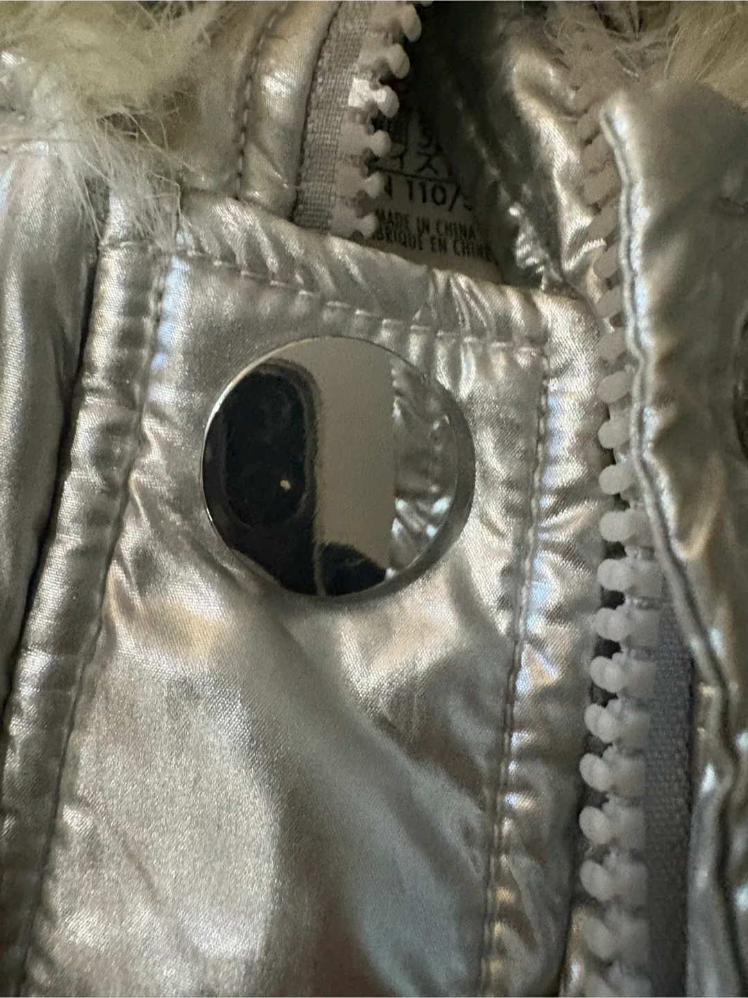 Disney Frozen Silver Puffer Jacket - Size 110 image indicator(5)