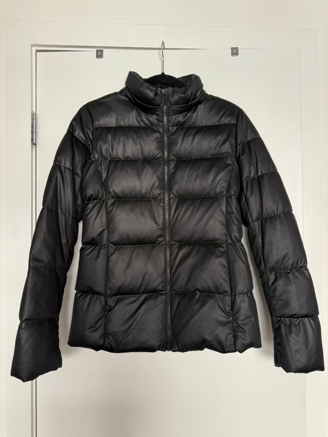 Women’s Uniqlo Black Puffer Jacket (Size Small) - photo 3