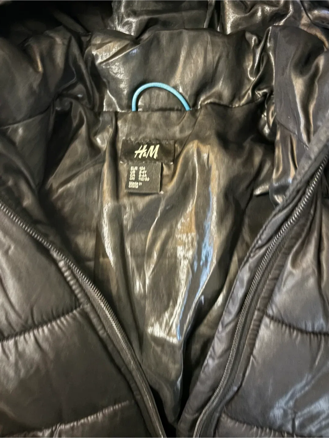 H&M Black Puffer Jacket - Size 3-4Y image indicator(3)
