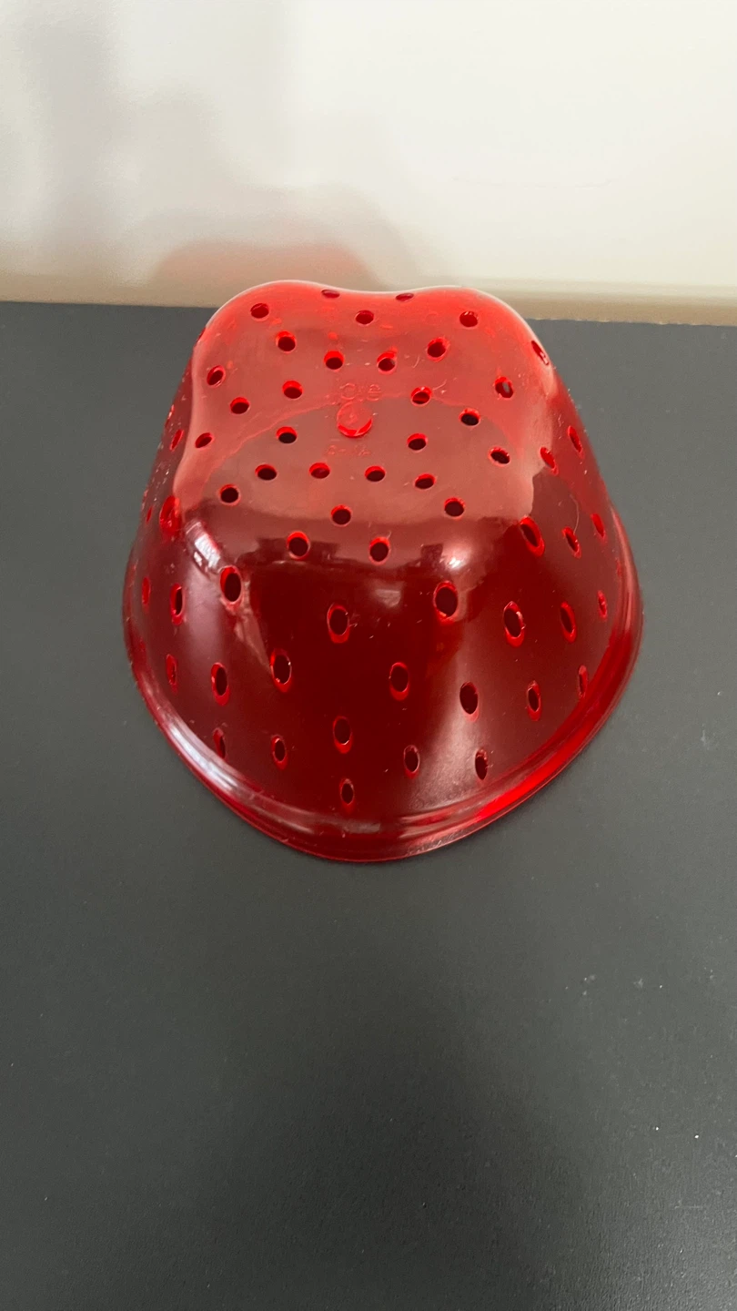 Red Plastic strawBerry Colander Bowl - photo 2