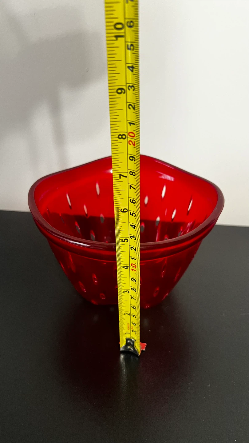 Red Plastic strawBerry Colander Bowl - photo 3