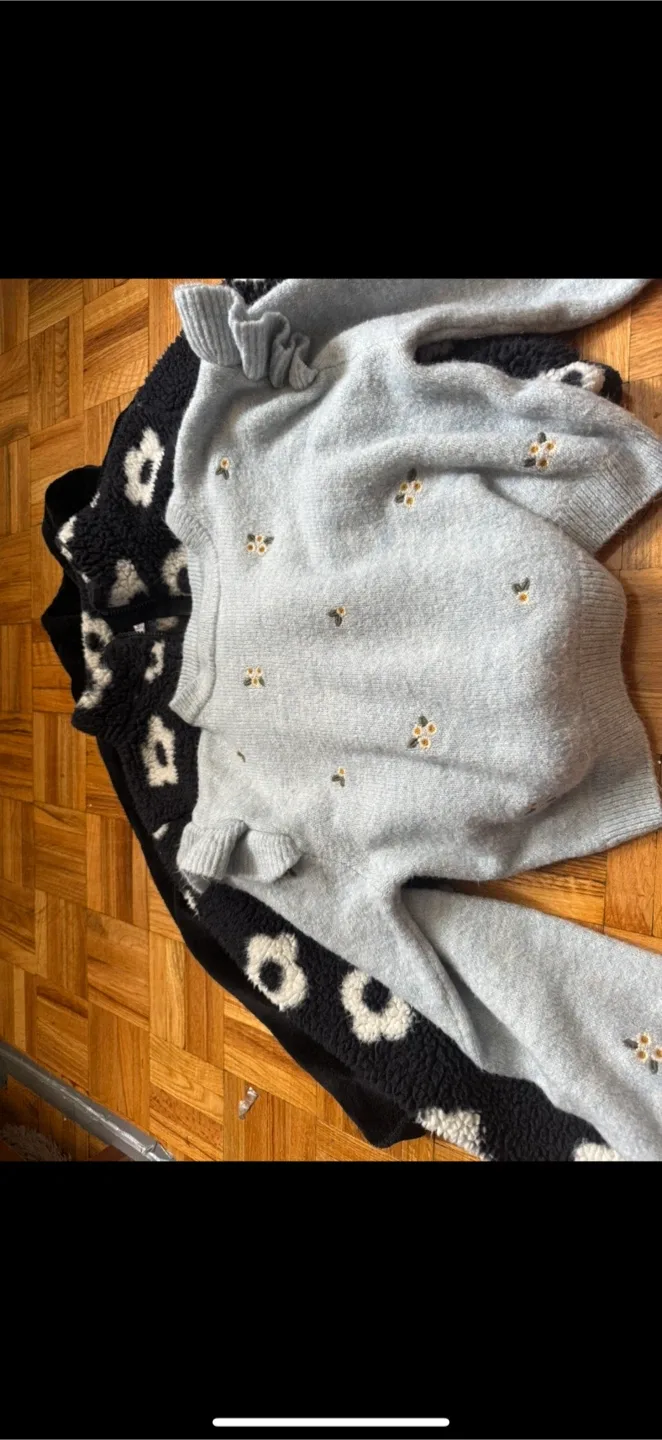 Bundle of assorted hoodies/sweatshirt-CLEAROUT SALE!!! image indicator(6)