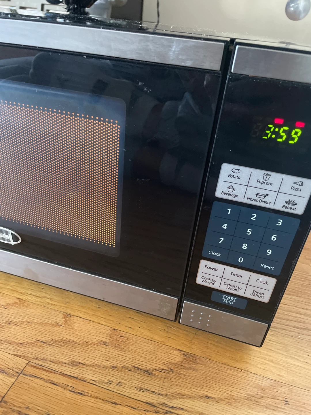 Oster Microwave Oven - photo 2