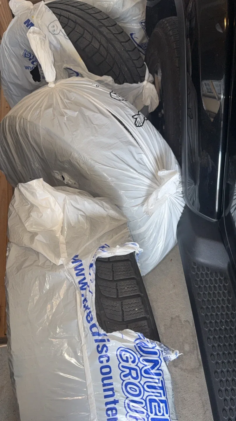 275/45-20 Michelin X-ice winter tires image indicator(4)