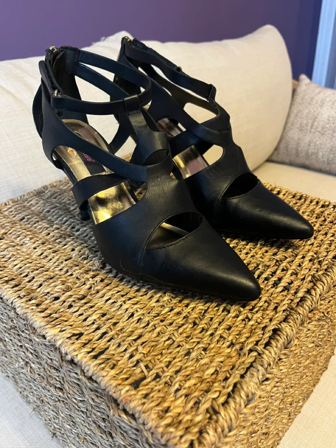 Dollhouse Black Heels - Size 7 image indicator(2)